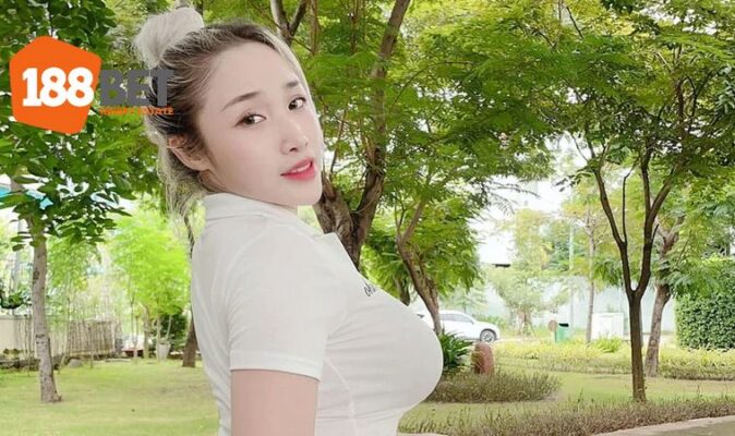 Dương Nguyệt Cầm là một hot face, hot girl vô cùng xinh đẹp và tài năng